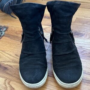 Women’s Miz Mooz Black Leather high top sneakers